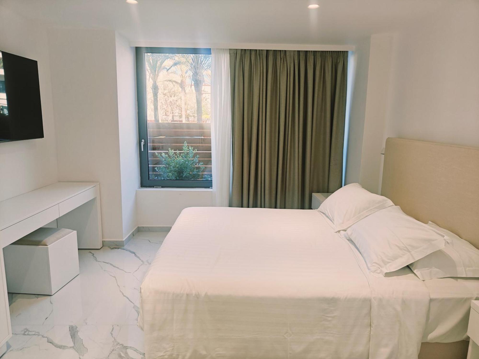 Ibiscus Hotel Rhodes City Ngoại thất bức ảnh